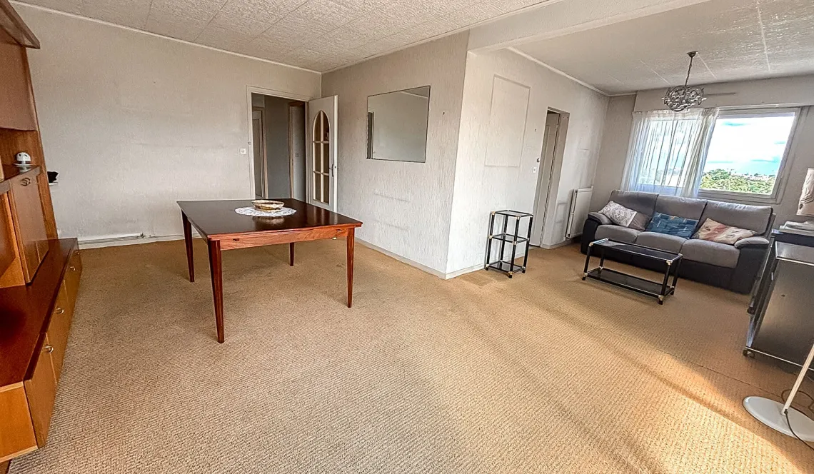 Anglet Bab² - Dernier étage et vue panoramique au sud pour ce type 4 de 101 m² H, double séjour de 33 m², 2 chambres, cuisine indépendante + loggia. Cave. Possibilité de garage en +.