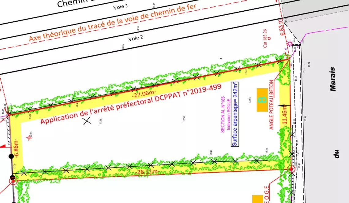 Seulement chez Donzacq Immo, à Labenne - Terrain à bâtir plat de 242 m², emprise au sol de 35%, libre de constructeur. Prévoir la viabilisation complète.
