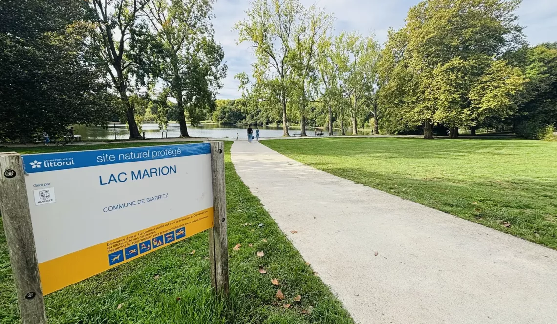 Biarritz le Lac Marion - Coup de coeur pour ce type 2 de 32 m² habitable en rez de de chaussée + terrasse de 12 m². Refait entièrement en 2019. Place de parking