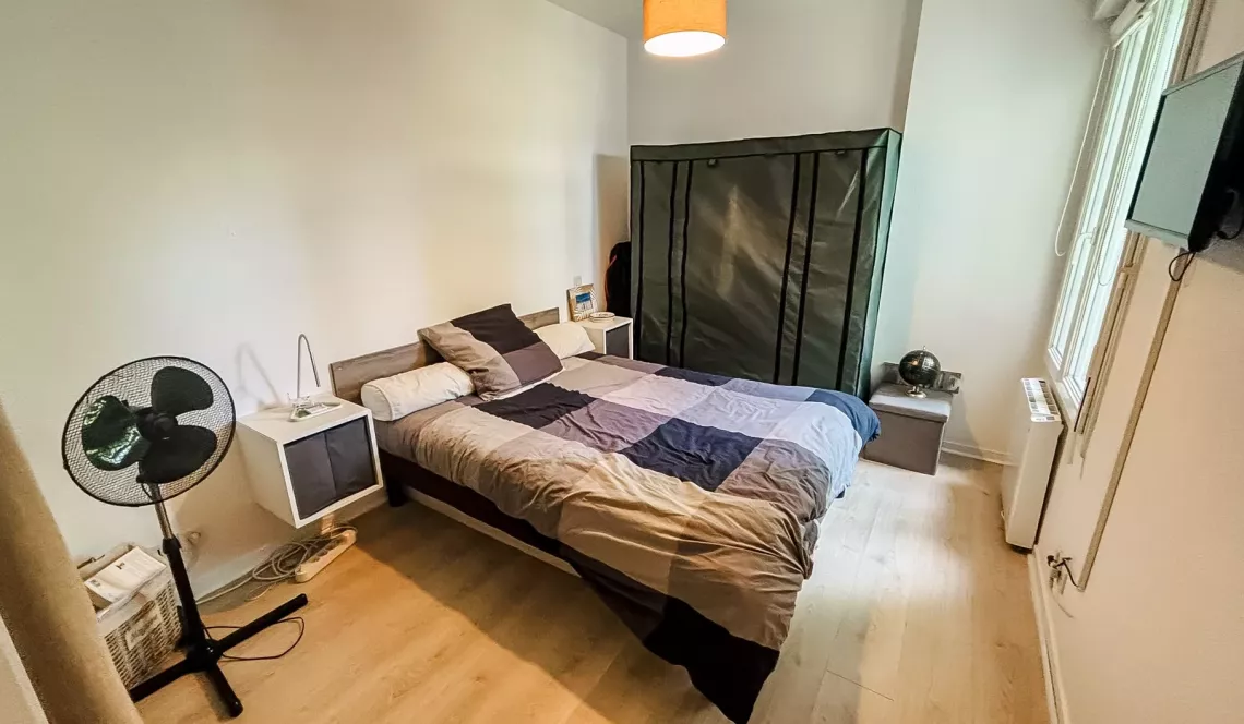 Sur Anglet Aritxague - Dans résidence intimiste avec ascenseur, type 3 de 63 m² habitable, pièce de vie de 31 m², terrasse de 11 m² + cave + 2 parkings