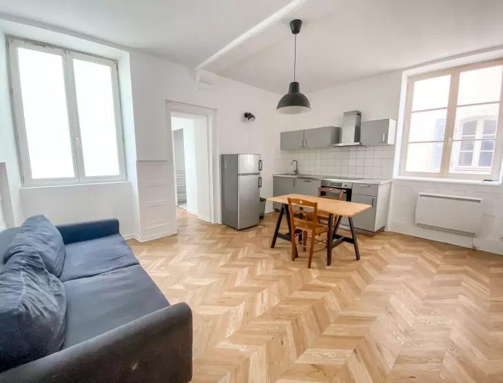 Bayonne St Esprit - Type 2 de 34 m² habitable plein de charme, séjour lumineux + une cave