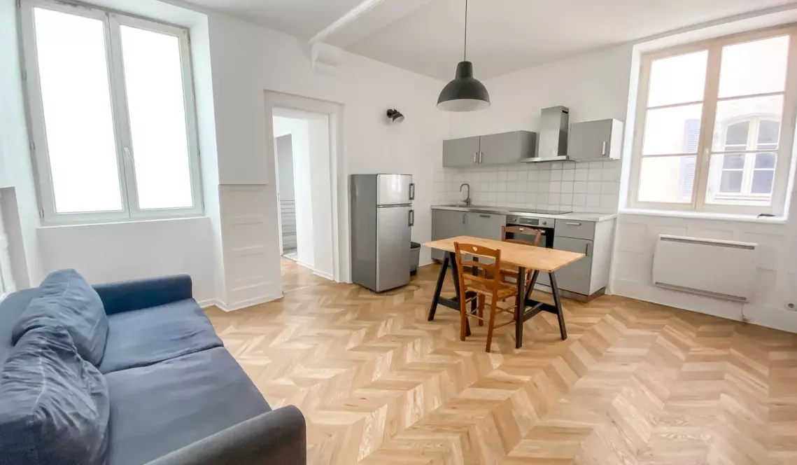 Bayonne St Esprit - Type 2 de 34 m² habitable plein de charme, séjour lumineux + une cave