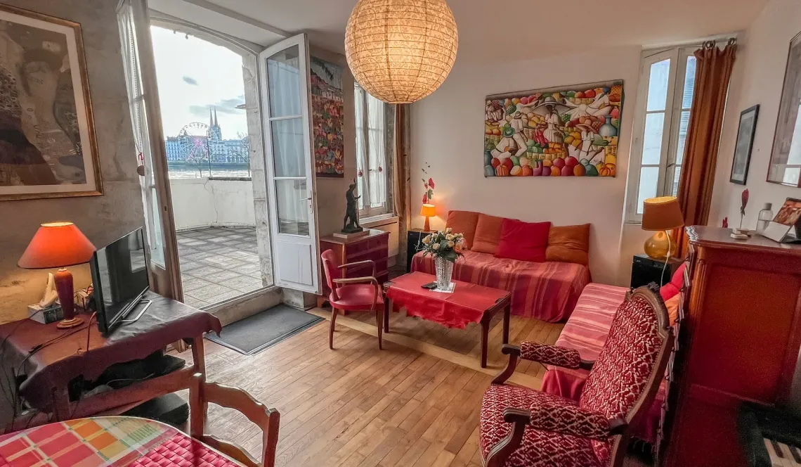 RARE à Bayonne St Esprit - Dans petite copropriété, splendide type 3 de 74 m² habitable, pièce de vie de 35 m², terrasse de 30 m² avec aperçu Mairie + cave