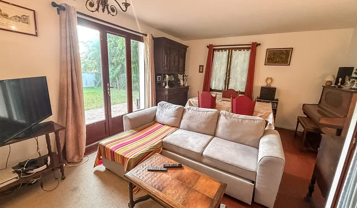 Biarritz au calme - Sur splendide parcelle plate plein sud de 996 m², plain-pied de 85 m² habitable à réhabiliter + garage ou le départ d’un nouveau projet?