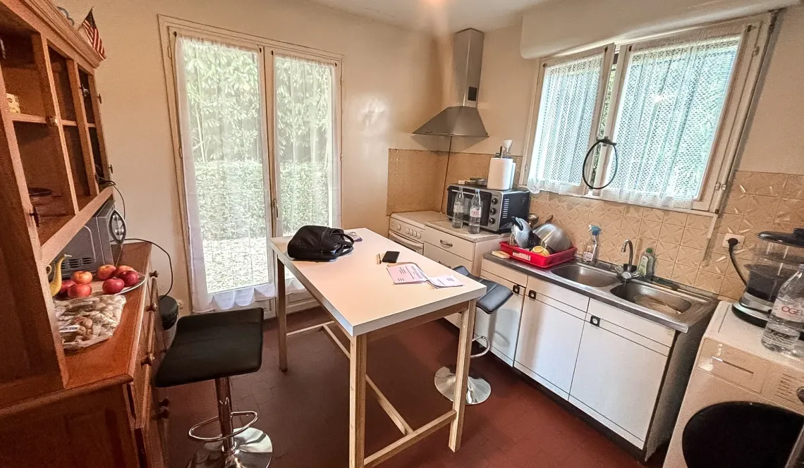 Biarritz au calme - Sur splendide parcelle plate plein sud de 996 m², plain-pied de 85 m² habitable à réhabiliter + garage ou le départ d’un nouveau projet?