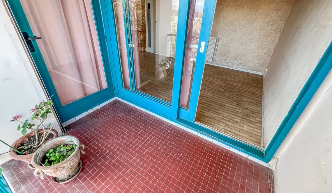 Bayonne St Croix - Jolit type 3 de 72 m² habitable, double séjour de 24 m², 2 chambres, cuisine indépendante équipée + cave