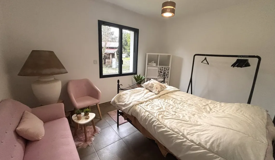 Bénesse limite Capbreton - Splendide plain-pied de 2023 de 116 m² habitable, 3 chambres dont une suite parentale, pièce de vie de 54 m², 2 garages sur 700 m² environ de terrain