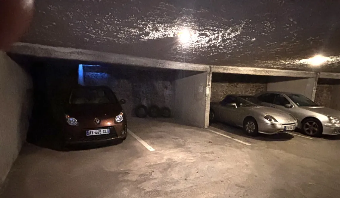 Co-Exclusivité sur Biarritz Avenue de la Marne - Type 4 de 86 m² habitable à relooker, pièce de vie de 26 m² + cave + parking en sous-sol