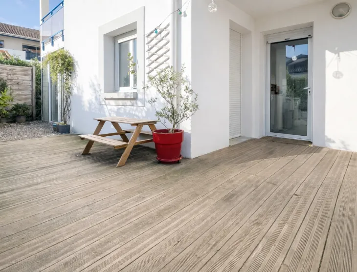 Bayonne St Esprit - Type 3 de 65 m² habitable entièrement rénové, splendide pièce de vie et sa cuisine éqipée. Le +: jardin privatif de 40 m² sans vis à vis