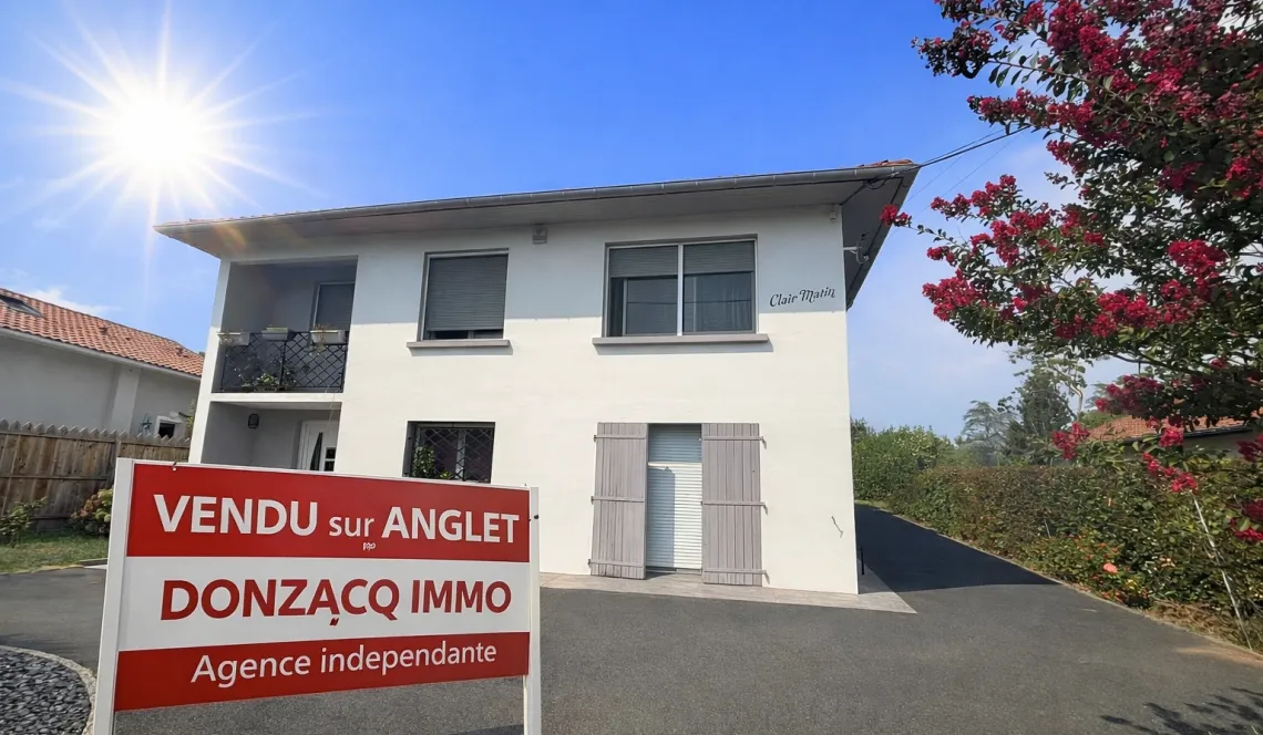 Anglet secteur Hardoy/Lamouly - Belle villa des années 60 en parfait état sur deux niveaux, 3 chambres, 2 salles d’eau sur 582 m² de terrain plat