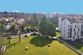 Anglet Domaine des Pyrénées - Type 3 de 84 m² habitable à rafraichir + place de parking