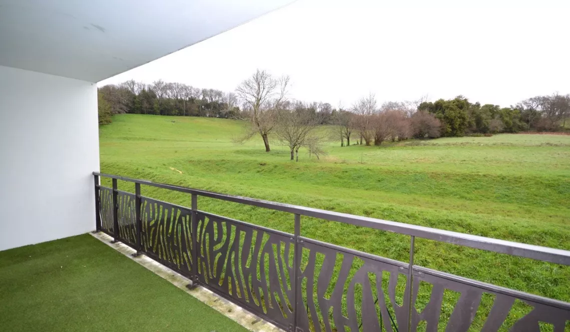 Bayonne le nez dans la verdure - Type 3 de 63 m² H dans résidence de 2013 + terrasse + cave + parking