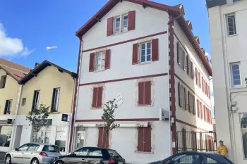 St Esprit - Type 2 de 57 m² H entièrement refait et meublé + cave dans petite copropriété