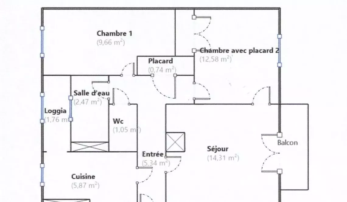 Bayonne idéalement situé - Type 3 de 54 m² habitable à rénover dans son ensemble, balcon avec vue dégagée et cave en sous-sol.