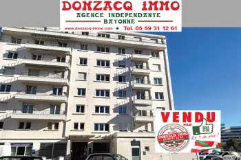 Anglet Bernain - Commerces à vos pieds pour ce type 3 de 70 m² habitable, pièce de vie de 19 m² avec balcon, cave et séchoir. Possibilité garage en +!